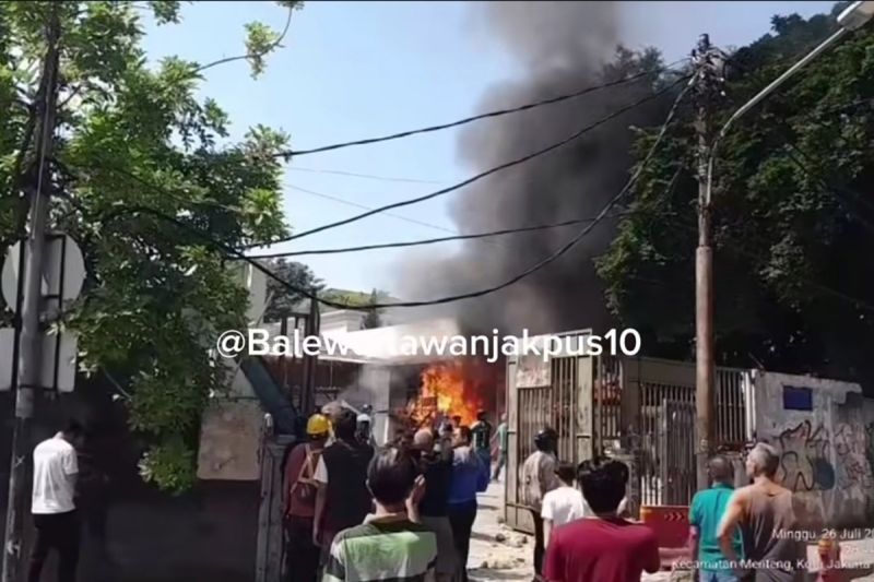 Situasi di Tambak Menteng berangsur kondusif usai bentrokan