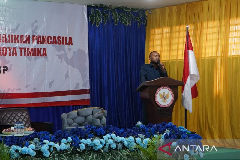 Anggota DPR RI beri motivasi pendidikan  di SMA Negeri 1 Mimika