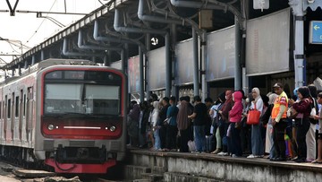 10 Stasiun Kereta Tersibuk di RI, Pasar Senen Kalahkan Gambir!