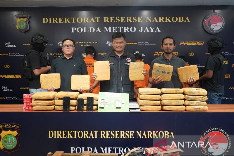 Polda Metro Jaya ungkap peredaran 27,96 kg ganja di Jakarta Timur