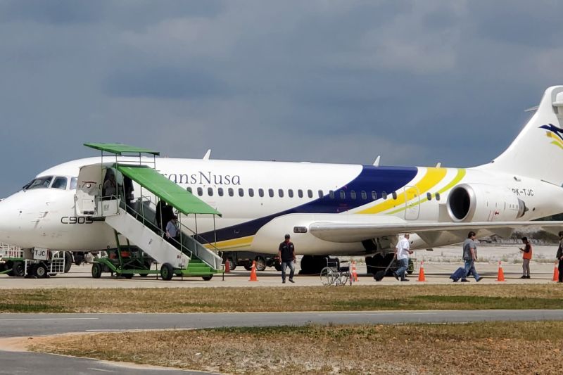 Seluruh penerbangan di Bandara Singkawang dihentikan karena kabut asap