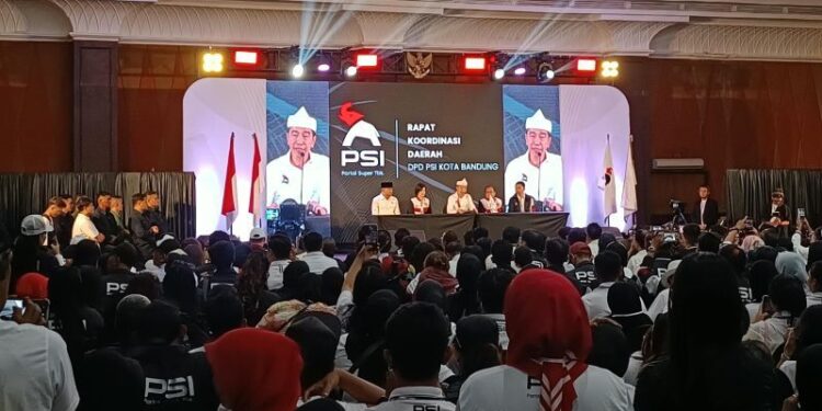 Pamer KTA di Bandung, Jokowi tegaskan masuk PSI sejak Oktober 2025