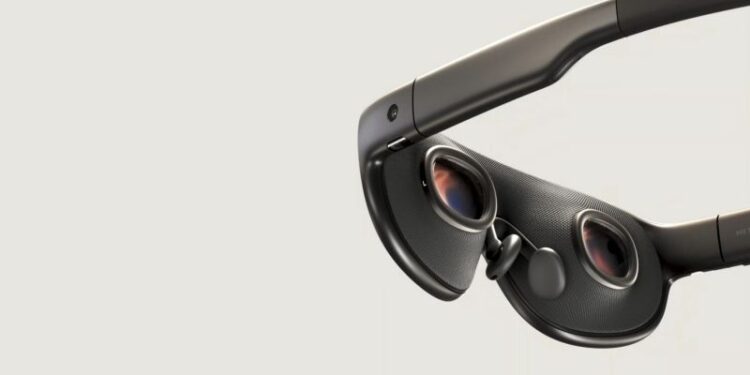 Gambar-gambar headset Meta Project Phoenix mengemuka