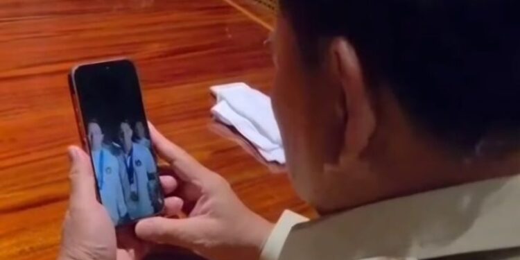 Prabowo telepon tim bulu tangkis: Berjuang terus ya!