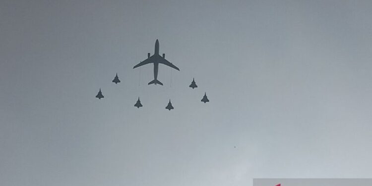 Jet tempur TNI dan AU Prancis simulasi pengisian bahan bakar di udara