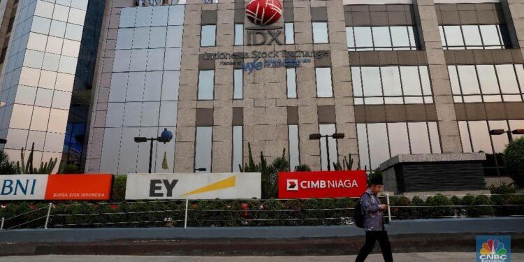 Calon Investor BEI Boleh Genggam di Atas 5%, OJK: Ada Syaratnya!