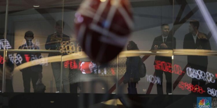 Saham BYAN Sudah Anjlok 23%, Ada Apa?