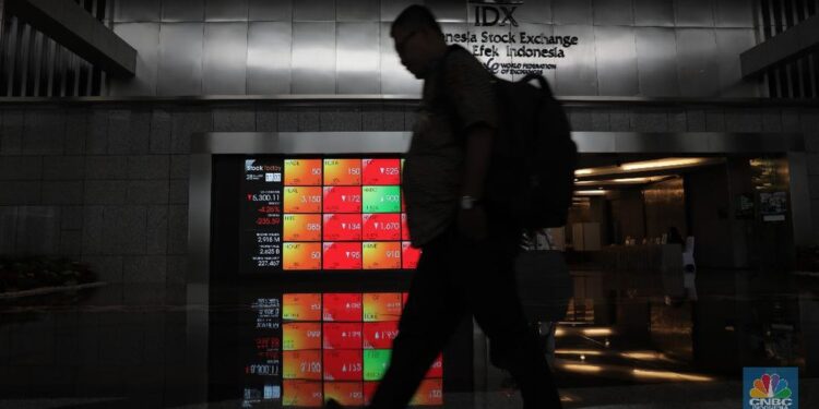 Breaking News! Tiba-Tiba IHSG Turun 1%, Ini Penyebabnya