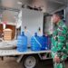 Jaringan air bersih putus, TNI pasok air siap minum ke Solok