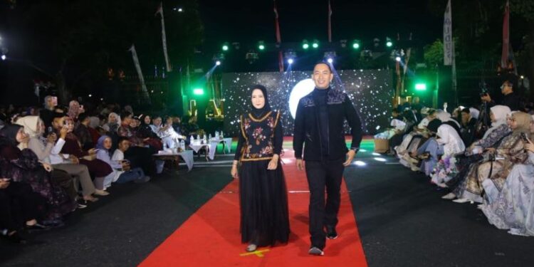 Pemkab Kudus promosikan produk fesyen lokal lewat "fashion show" ASN