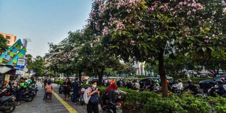 Senin, wilayah Jakarta diperkirakan cerah berawan sepanjang hari