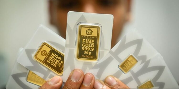 Kamis ini harga emas Antam naik jadi Rp2,598 juta/gr, buyback stabil