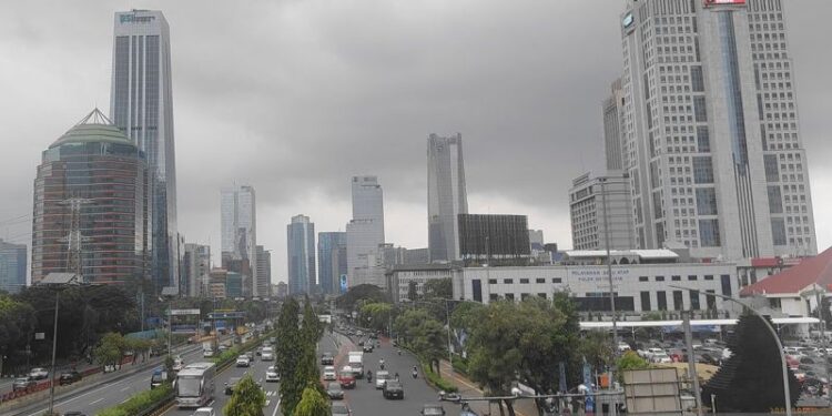 Kamis, BMKG: Mayoritas kota besar alami berawan-hujan ringan