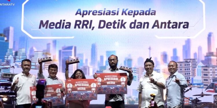 LKBN ANTARA terima penghargaan LRT atas kontribusi informasi publik