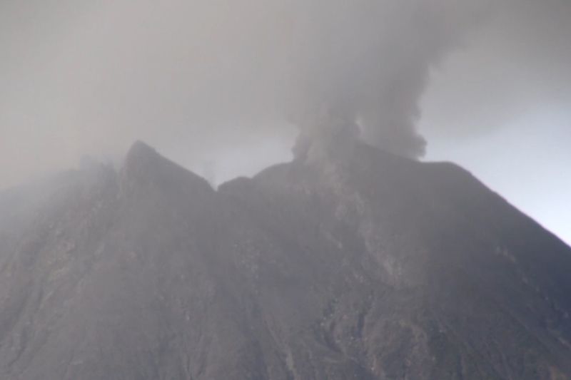 Erupsi abu vulkanik Gunung Sinabung capai ketinggian 1.000 meter