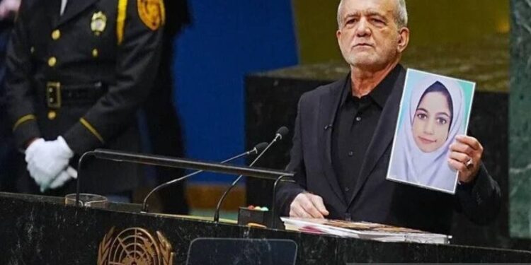 Presiden Pezeshkian tepis rumor Iran produksi bom nuklir