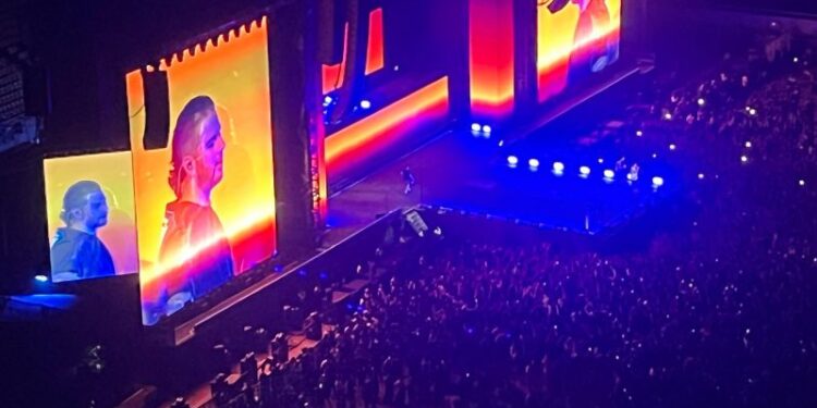 Kemarin, konser A7X di Jakarta hingga makan sushi di bus Jepang