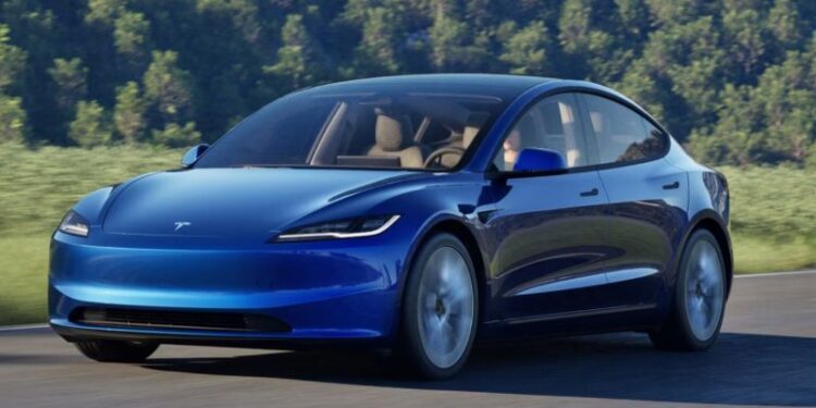 Tesla tiadakan fitur radio pada model mobil terbarunya