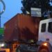 Truk hantam separator busway di Jalan Gatot Subroto