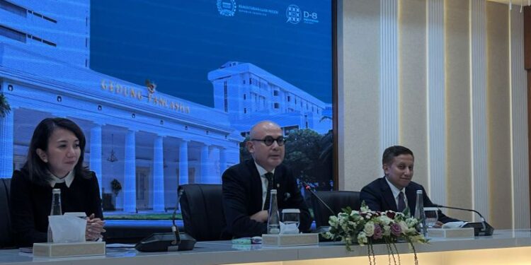 Menlu Arrmanatha pastikan isu Palestina tetap prioritas diplomasi RI