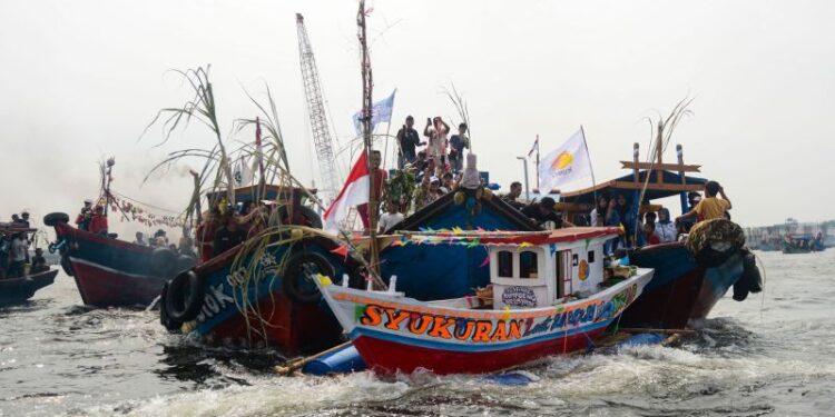 Begini suasana pelaksanaan tradisi nadran nelayan Cilincing Jakarta