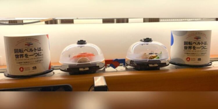 Jepang menghadirkan pengalaman makan sushi di atas bus