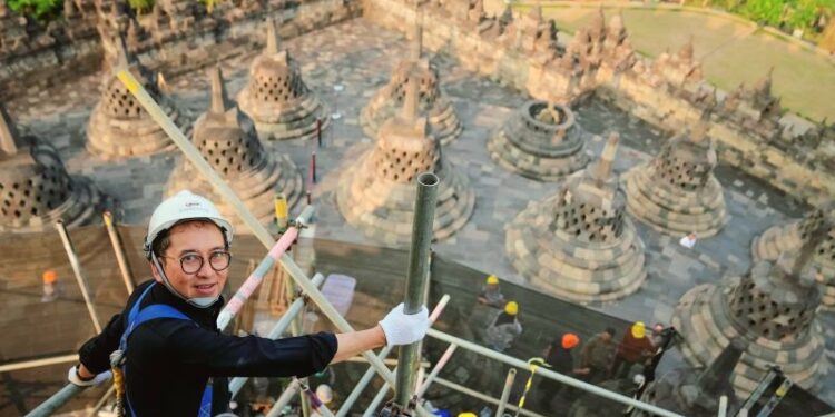 Menbud pastikan pemugaran yasti Borobudur sesuai kaidah konservasi
