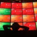 IHSG Ditutup Anjlok 1%, Asing Lepas 10 Saham Ini