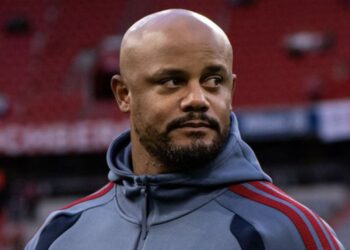 Vincent Kompany dilarikan ke rumah sakit