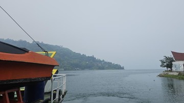 Penyeberangan di Danau Toba Mulai Terdampak Karhutla