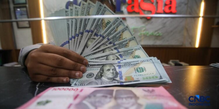 Rupiah Tembus Rp18.000, Inikah Efek Hukuman MSCI?