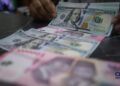 Dolar Dekati Rp18.200/US$, Ekonom: Rupiah Digempur Kabar Buruk dari AS