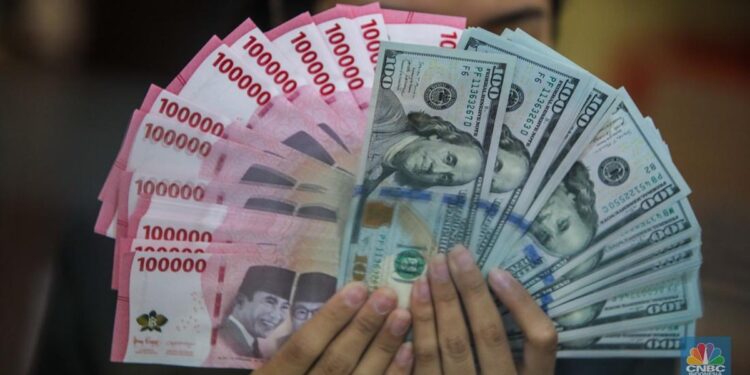 Dolar AS Masih Perkasa, Rupiah Ditutup Melemah Tipis ke Rp17.895/US$