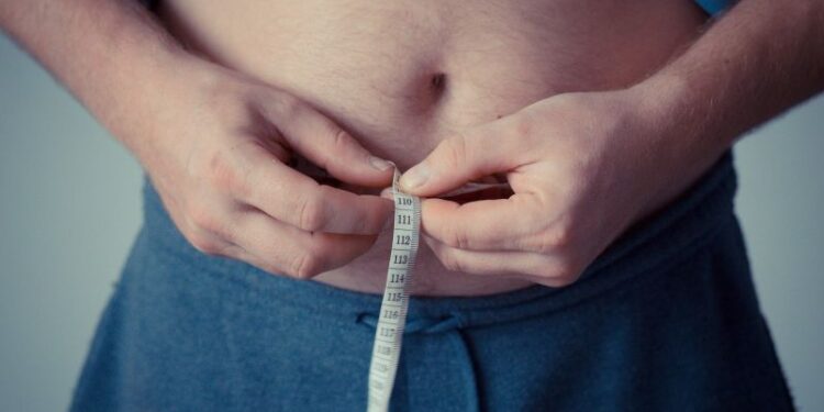 Ini penyebab perut buncit meski berat badan normal